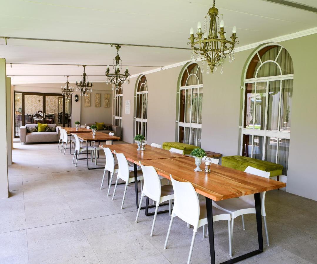 Scott'S Manor Guesthouse Function And Conference Venue Lichtenburg Екстериор снимка