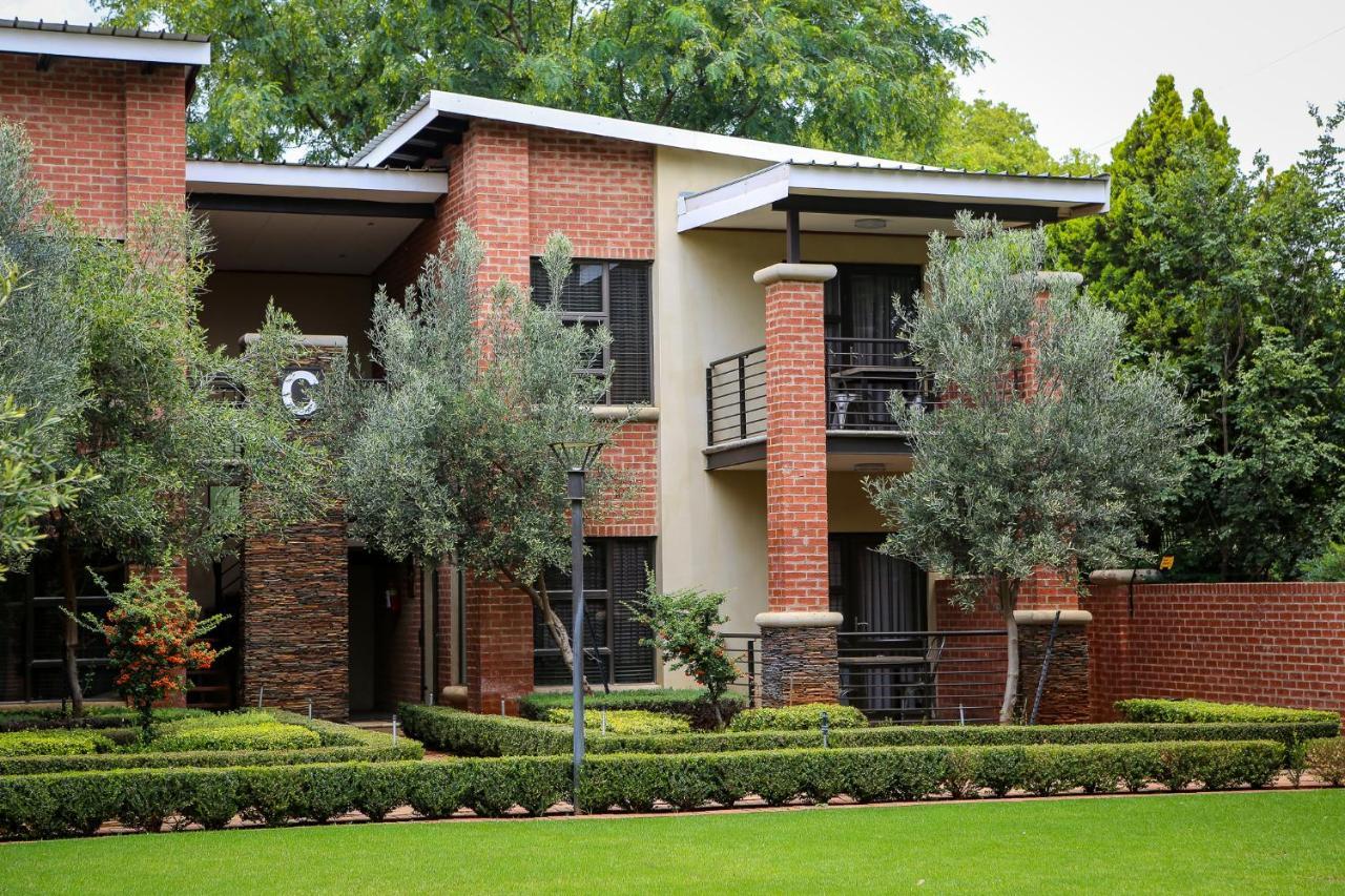 Scott'S Manor Guesthouse Function And Conference Venue Lichtenburg Екстериор снимка