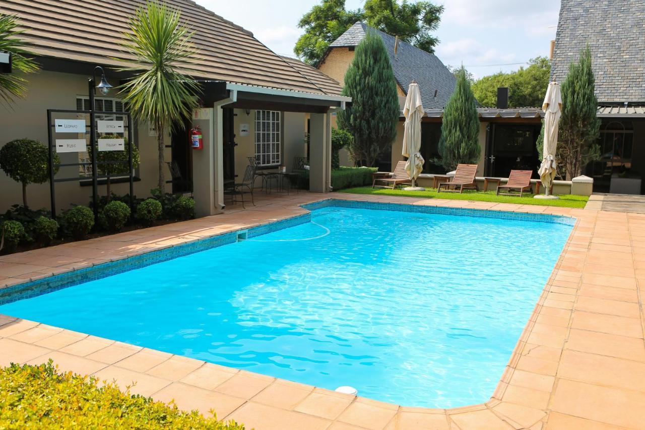 Scott'S Manor Guesthouse Function And Conference Venue Lichtenburg Екстериор снимка