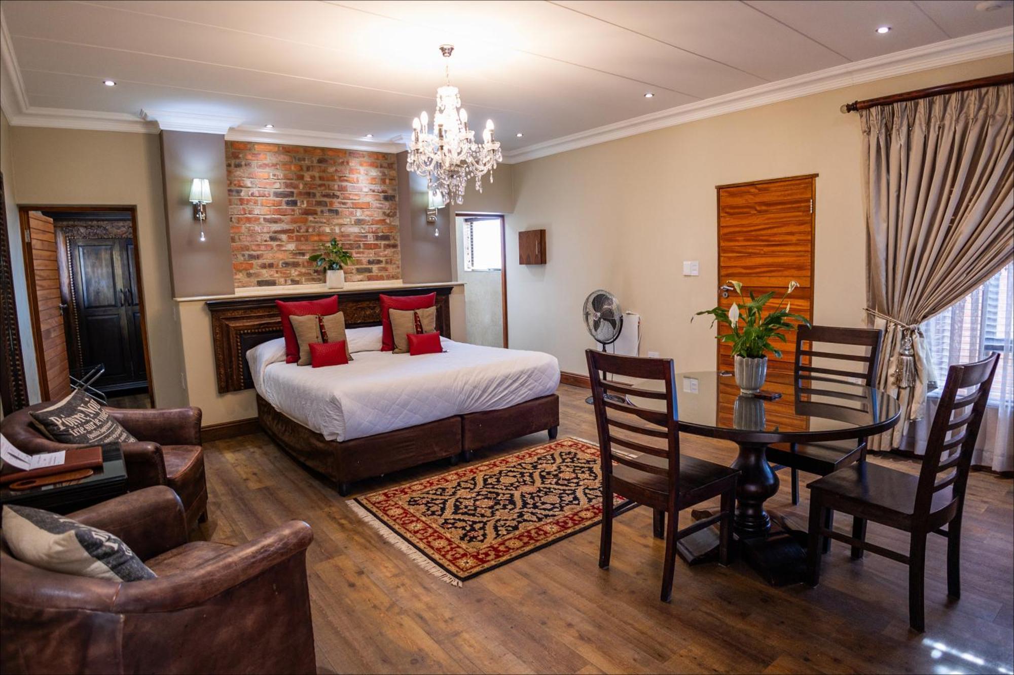 Scott'S Manor Guesthouse Function And Conference Venue Lichtenburg Екстериор снимка