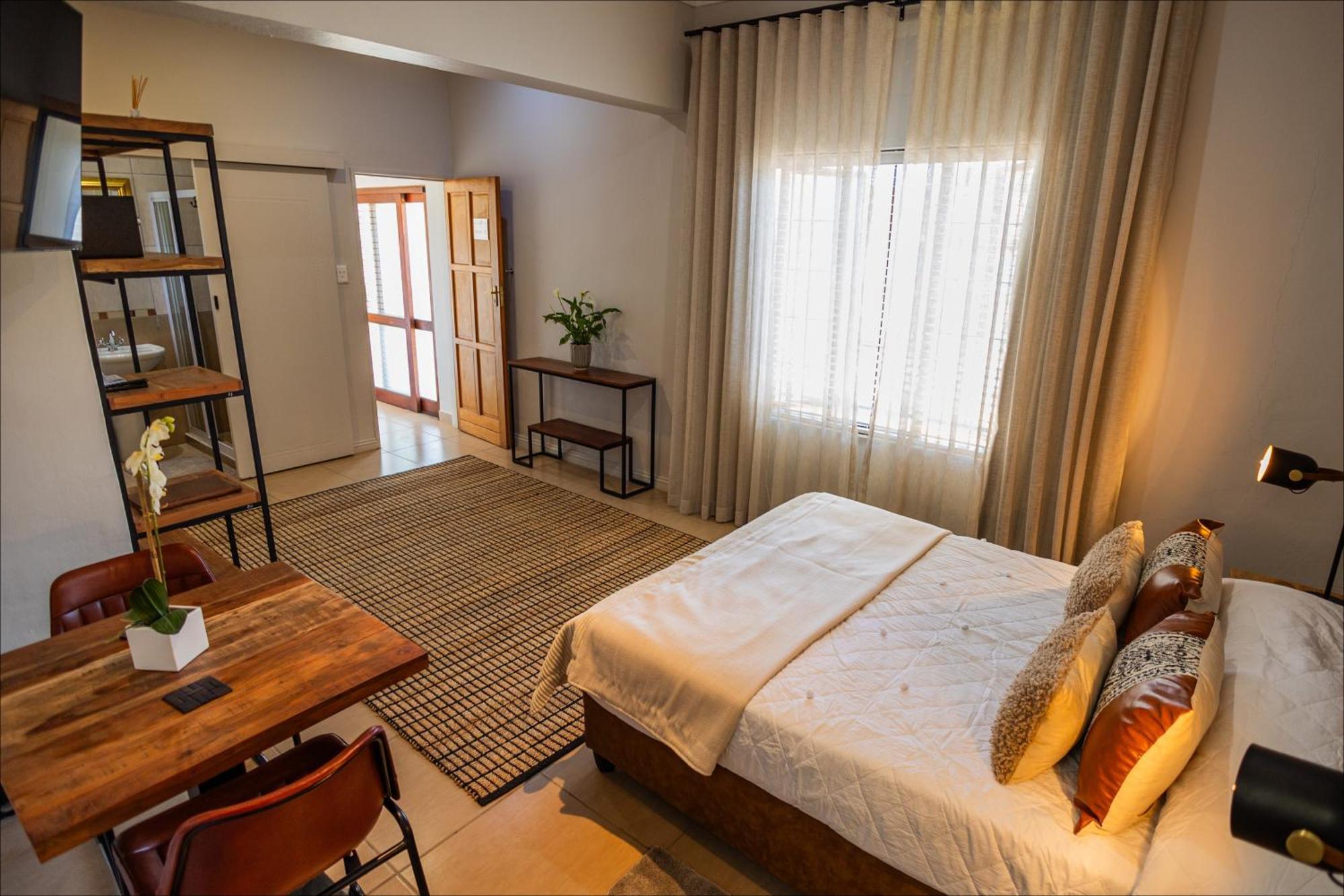 Scott'S Manor Guesthouse Function And Conference Venue Lichtenburg Екстериор снимка