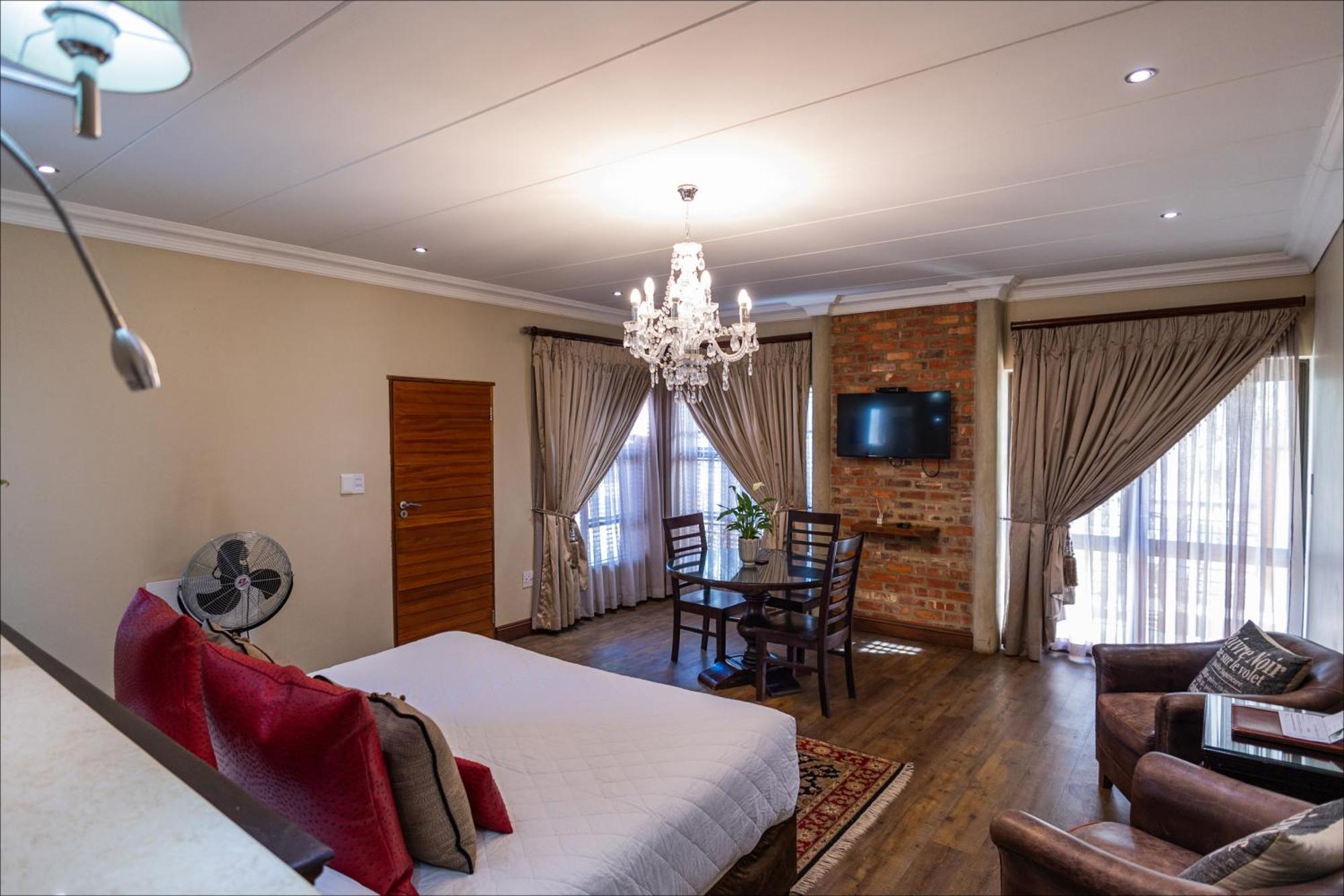 Scott'S Manor Guesthouse Function And Conference Venue Lichtenburg Екстериор снимка