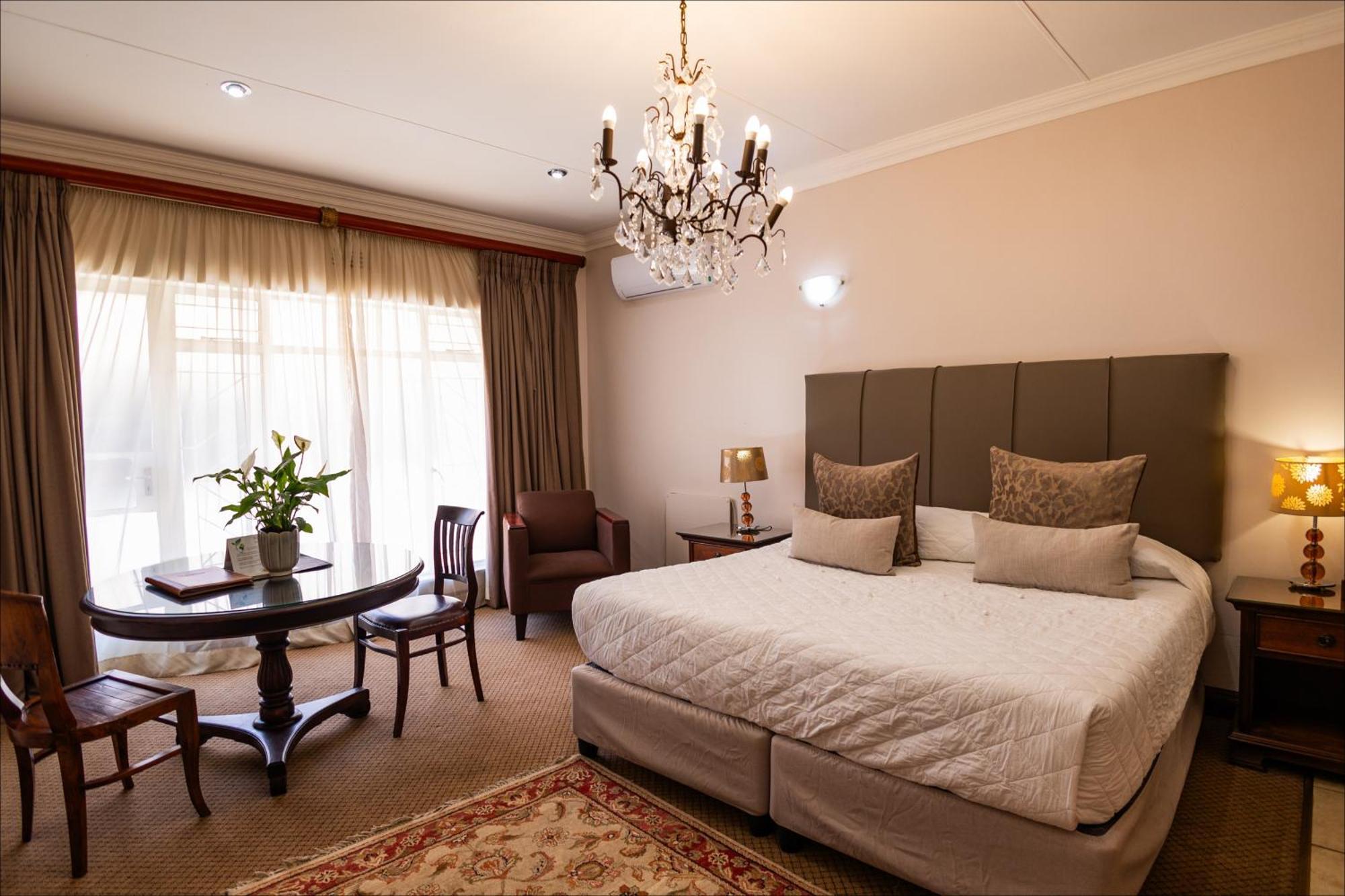 Scott'S Manor Guesthouse Function And Conference Venue Lichtenburg Екстериор снимка
