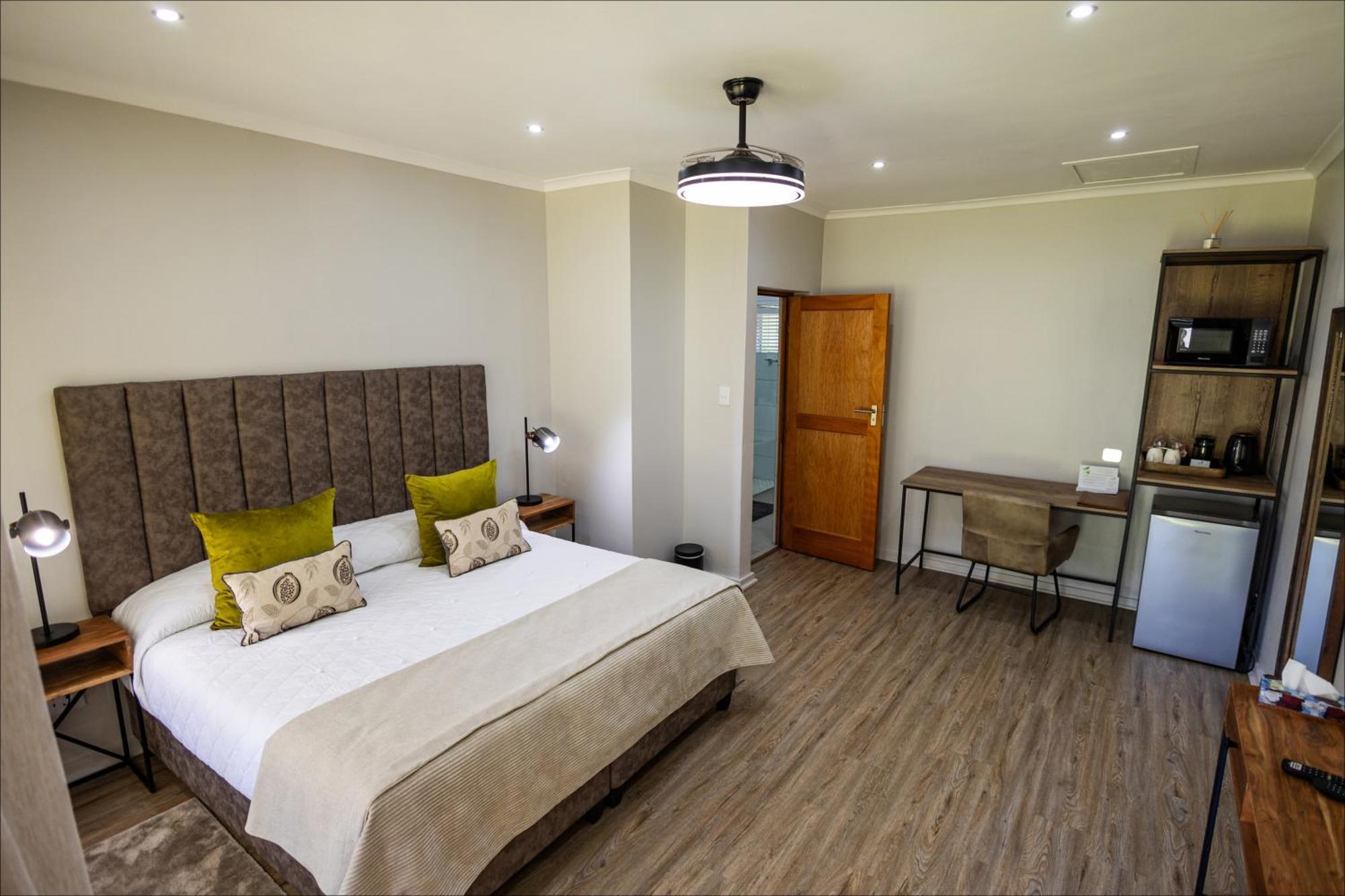 Scott'S Manor Guesthouse Function And Conference Venue Lichtenburg Екстериор снимка